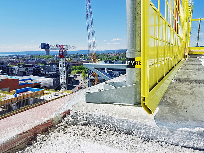 Fallsikring innfestning SafetyRespect Stolpfot